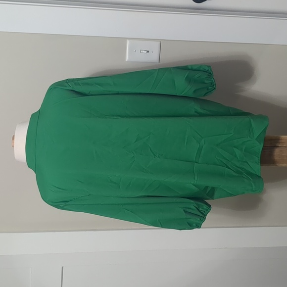 Green button up blouse - Picture 3 of 10